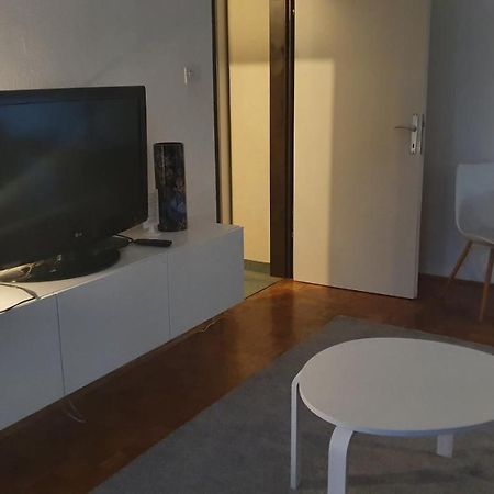 Apartment Sretni Dimnjacar 오시예크 외부 사진