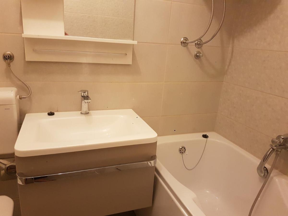 Apartment Sretni Dimnjacar 오시예크 외부 사진
